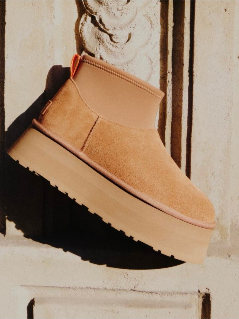 UGG Classic Mini Dipper Chestnut Boots Size 7